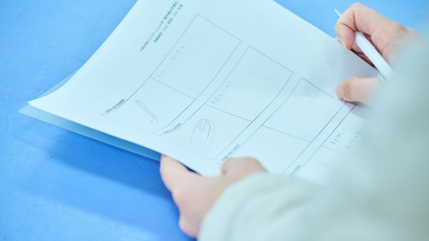 作業療法士を目指す学生が勉強しているイメージ