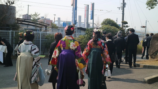 作業療法士を目指す学生の卒業式