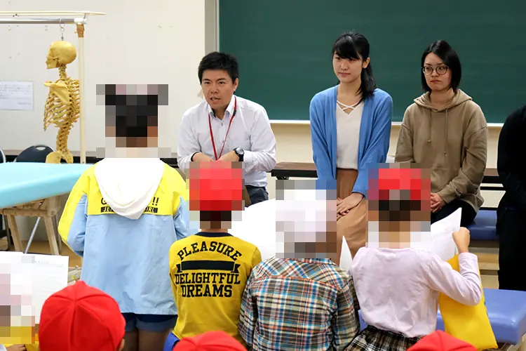 大学見学会 東山小学校 写真02